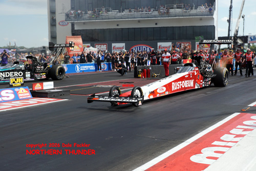 T.J. Zizzo (near lane) vs Ida Zetterstrom (far lane)